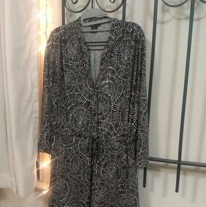 BLACK AND WHITE SHIRT DRESS